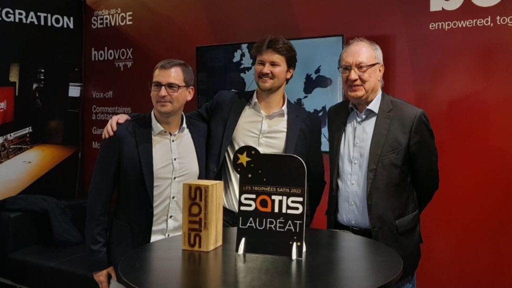 Stéphane Gérard, Victorien Loiseau & Philippe Mauduit received the Satis Award in the "Services" category
